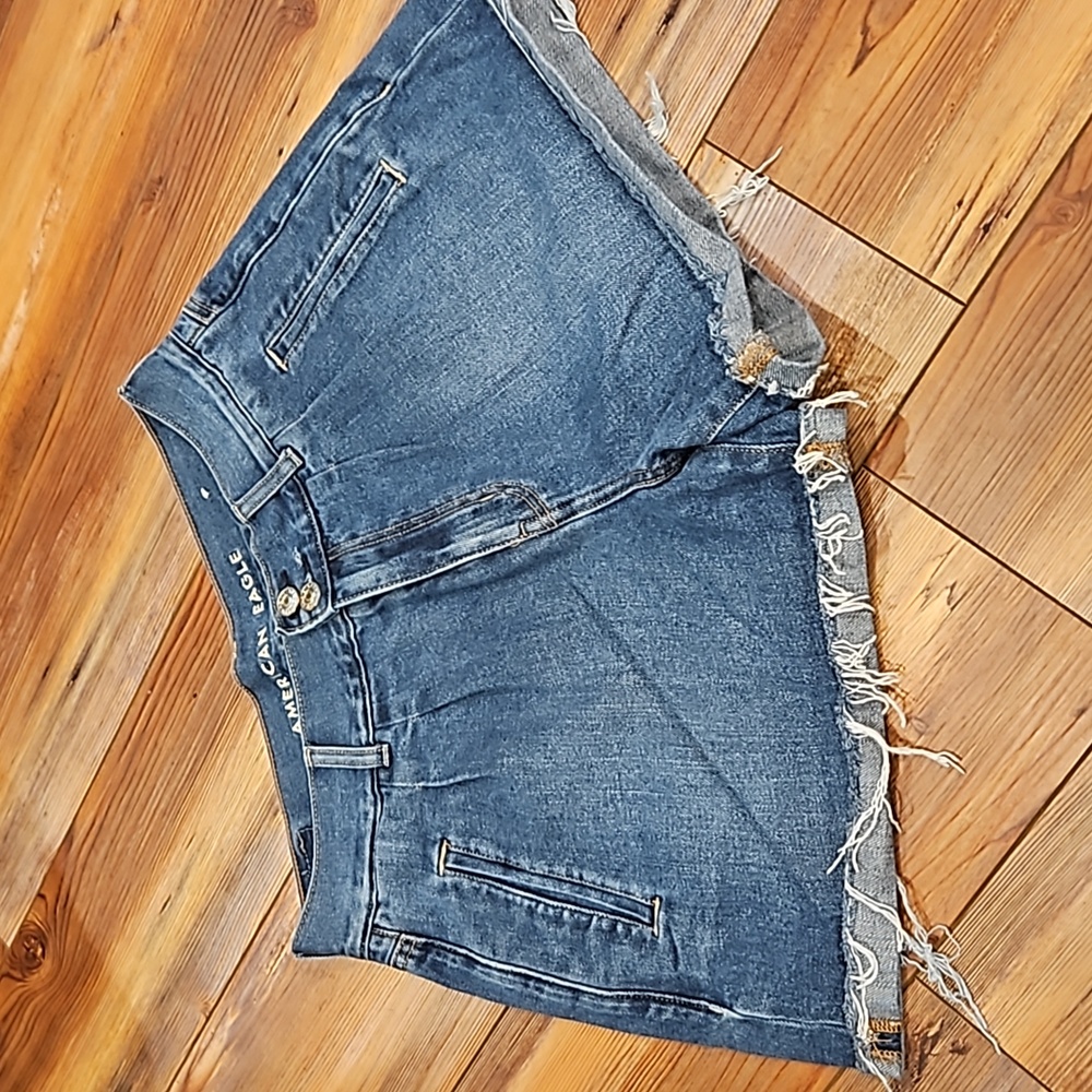 American eagle mom short